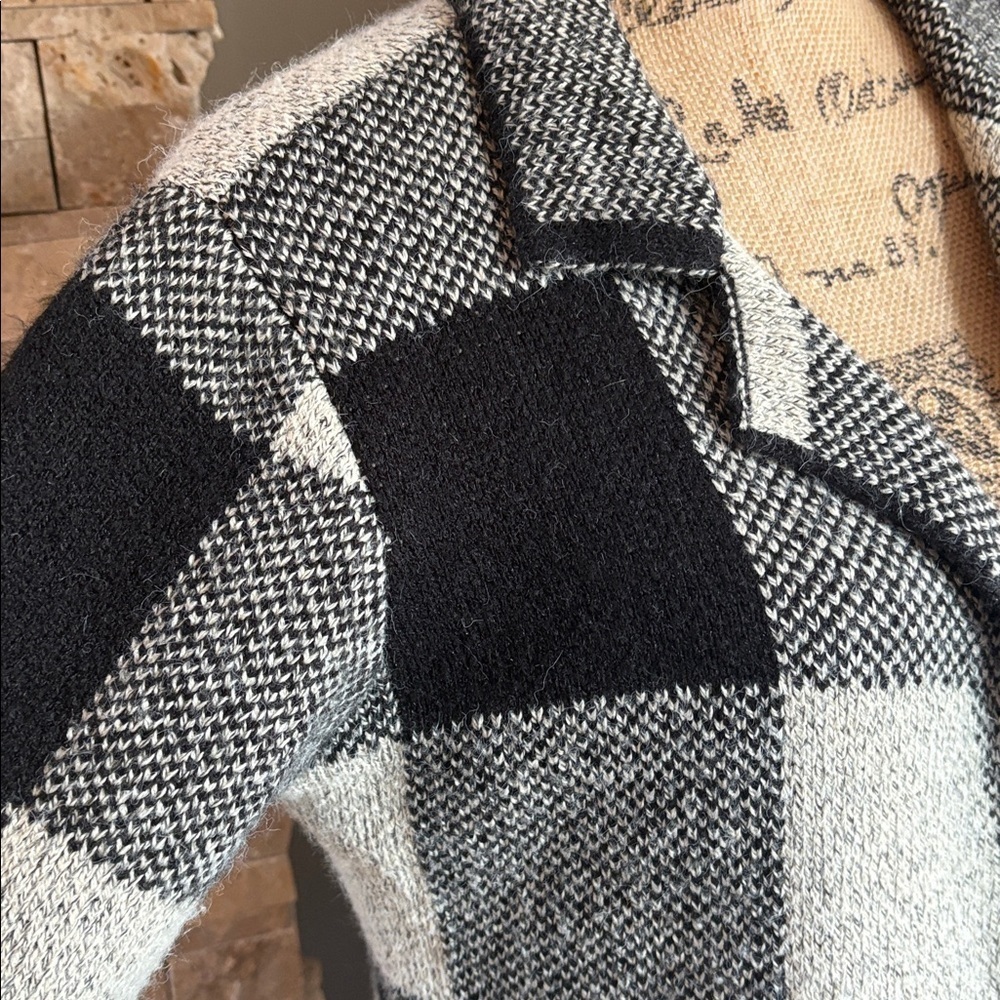 Love Tree black and gray checker block open front long line 2 pocket cardigan - Picture 4 of 16